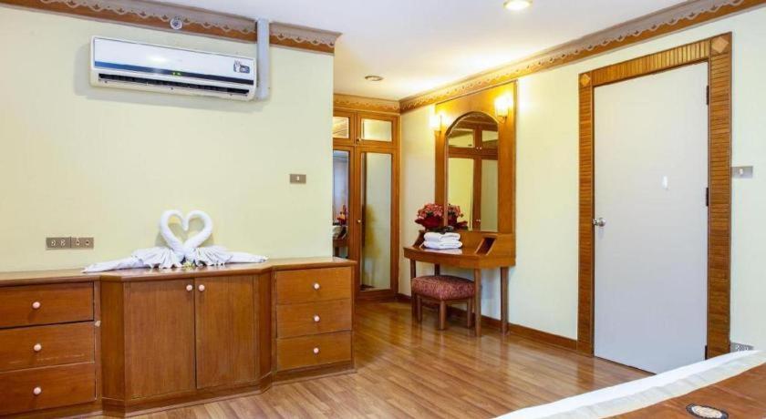 Town In Town Gardent Resort Bangkok Exterior foto