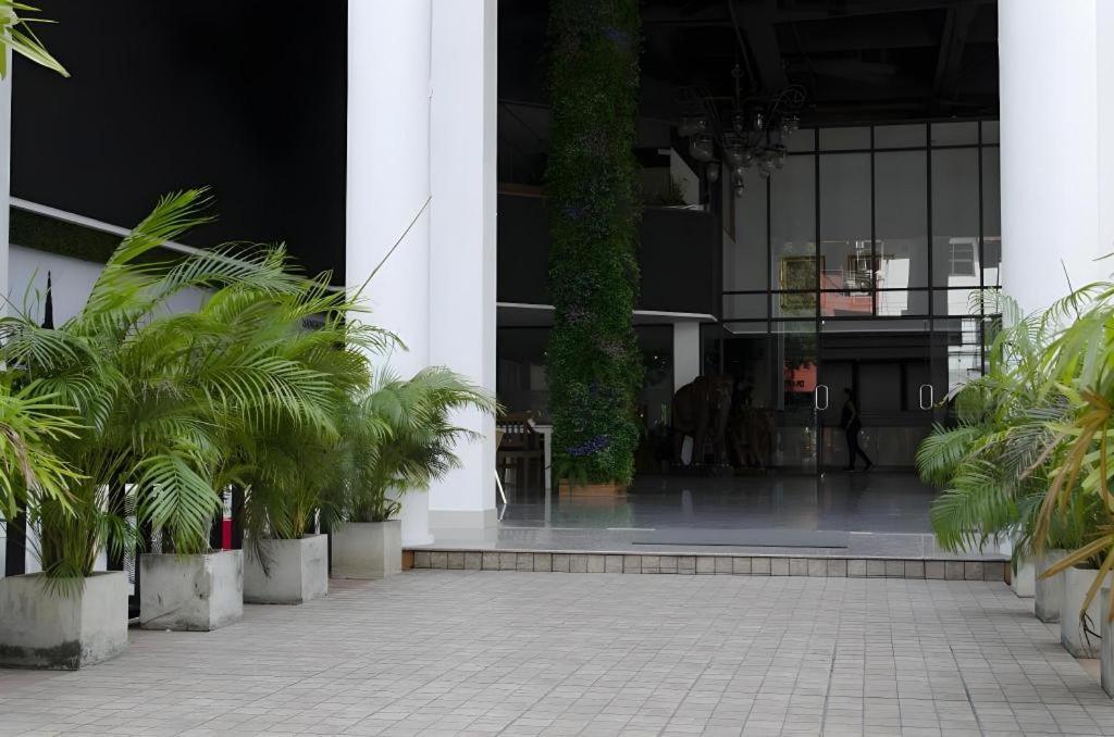 Town In Town Gardent Resort Bangkok Exterior foto